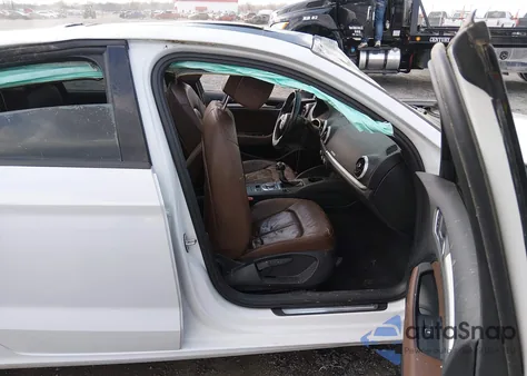 2017 Audi A3 2.0T Premium из США, поврежденный, VIN WAUAUGFF4H1037519